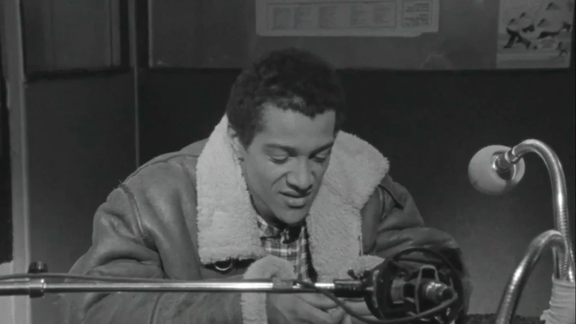 cinematheque-ideale-des-banlieues-du-monde-solitaire-a-micro-ouvert_image-w1280.webp